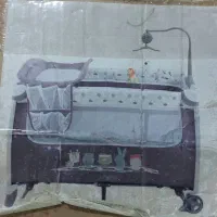 تخت کنار مادر