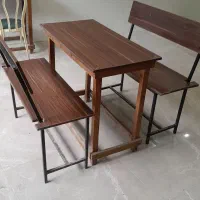 میز چوبی با نیمکت آهنی|کافی‌شاپ و رستوران|لاهیجان, لیالستان|دیوار