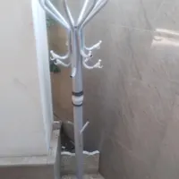 چوب لباسی ایستاده فلزی سالم معاوضه با مرغ و خروس
