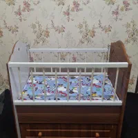 تخت نوزادی تا ۳سال/متحرک لالایی/دارای کشو تشک