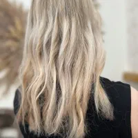 تخفیف ویژه رنگ مو در سالن زیبایی عروس|خدمات آرایشگری و زیبایی|پرند, فاز ۲|دیوار