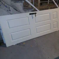 چهار عدد درب چوبی در حد