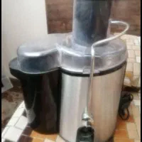 آبمیوه گی ی تک کاره وتوستر نیازبه تعمیر