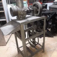 چرخ گوشت بدون دینام وسایلش تکمیله