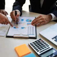 مشاور مالی و مالیاتی و بیمه