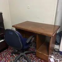 میز کامپیوتر چوبی و صندلی چرخدار