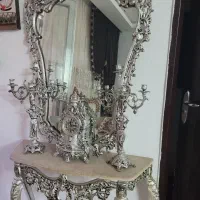 آینه وشمعدان وساعت وکنسول