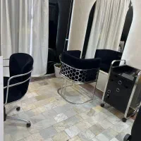 اجاره صندلی در اریشگاه زنانه