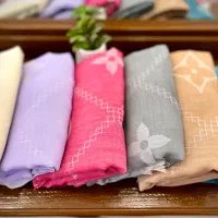 انواع روسری های ترند و جذاب با قیمت مناسب|لباس|قم, باجک یک|دیوار