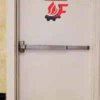 تنظیم وریگلاژ درب ضدحریق.جوشکاری به چهارچوب فرانسه|خدمات پیشه و مهارت|تبریز, |دیوار