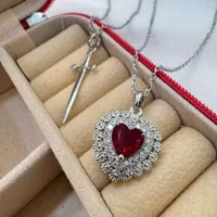 (فروشگاه ساعت و بدلیجات گلچین) گردنبند قلب و شمشیر|بدلیجات|تبریز, |دیوار
