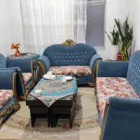 مبل ۷ نفره در حد نو و سالم همرا با میز