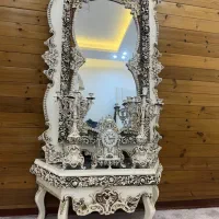 آینه و شمعدان به همراه ساعت