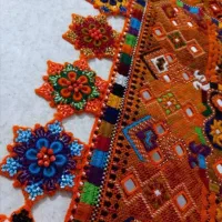 کریشی، سرتوپ ،،پریوال ، نگین کاری لباس و چادر