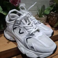 کتونی اسپرت زنانه مردانه سایز ۳۸|کیف، کفش، کمربند|تهران, پرستار|دیوار