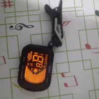 گیتار نیازمند تعمیر