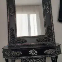 میز و آینه