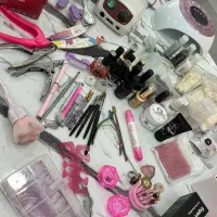 لوازم کاشت ناخن کامل در حد نو|آرایشگاه و سالن‌های زیبایی|محمدشهر, همایون ویلا|دیوار