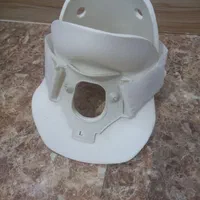 گردنبند طبی و عصا