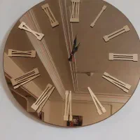 ساعت آینه ای