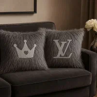 کوسن فانتزی خز دار نقره ای