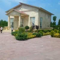 ۲۵۰۰متر زمین //۳۰۰متر بنا //ساحلی