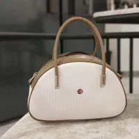 کیف دوشی زنانه
