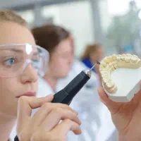پذیرش کارآموز در لابراتوار دندانپزشکی