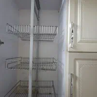 یک سوپر کابینتی سالم وتمیز سه طبقه برای فروش