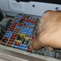 انبار دار ، کارپرداز ، سرویسکارروغن