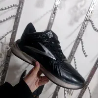 کتونی مردونه|کیف، کفش، کمربند|صومعهسرا, |دیوار