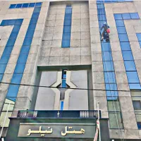 شرکت کار در ارتفاع(راپِل) پیچ رولپلاک نما با طناب|خدمات پیشه و مهارت|تبریز, |دیوار