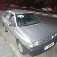 راننده با ماشین