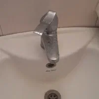 یک روشویی ودوعدد شیر اهرمی دوش سالم