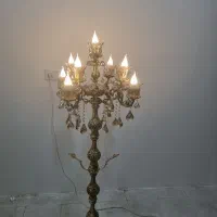 آباژور ایستاده