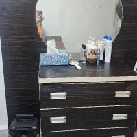 کمد دو درب با یک میز دراور آینه دار|مبلمان خانگی و میز عسلی|بندر ماهشهر, |دیوار