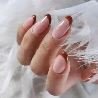 خدمات و آموزش تخصصی کاشت ناخن