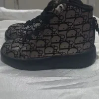 کفش بچه گانه|کفش و لباس بچه|ری, شهادت|دیوار