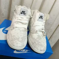 کتونی پوست ماری