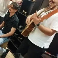 سورپرایز تولد سوپرایز تلفنی گروه موسیقی زنده گیتار