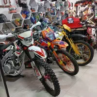 فروشنده لوازم یدکی موتور سیکلت و کارآموز تعمیرات