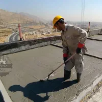 اجرای فوم‌بتن سبک (زیرسازی کف قبل از نازک‌کاری)