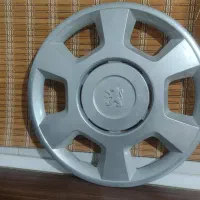تعدادی وسایل و آهن و درب و سنگ مالون و آجر فشاری