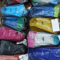 پافین شنا در سایزهای مختلف  وعینک شنا