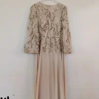 تعدادی لباس و مانتو