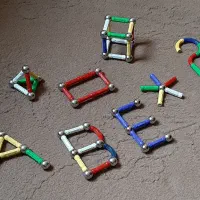 بازی مغناطیسی (مگنتی) آهنربایی|اسباب‌‌بازی|کرمانشاه, |دیوار