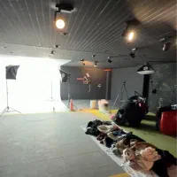 مدل برای فروشگاه پوشاک زنانه (بدون چهره)