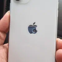 اپل iPhone 11 با حافظهٔ ۱۲۸ گیگابایت