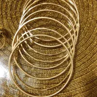 هشت عدد النگو