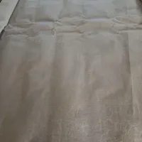 موکت کرم درحد نو شسته نشده داخل انبار بوده